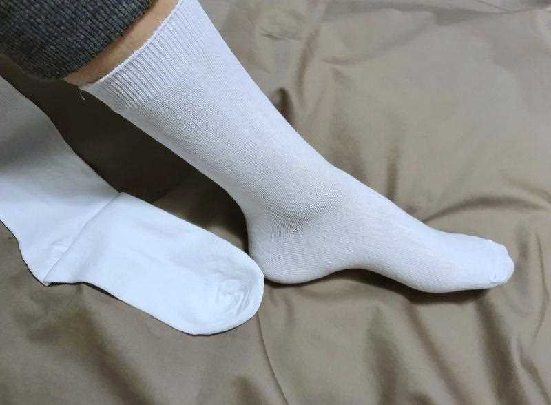  Sıyah tabanlı çorapları nasıl beyazlatılır? 
