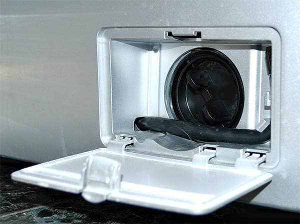 Bosch Dikey Çamaşır Makinesinden Filtreyi Nasıl Çıkarabilirsiniz?