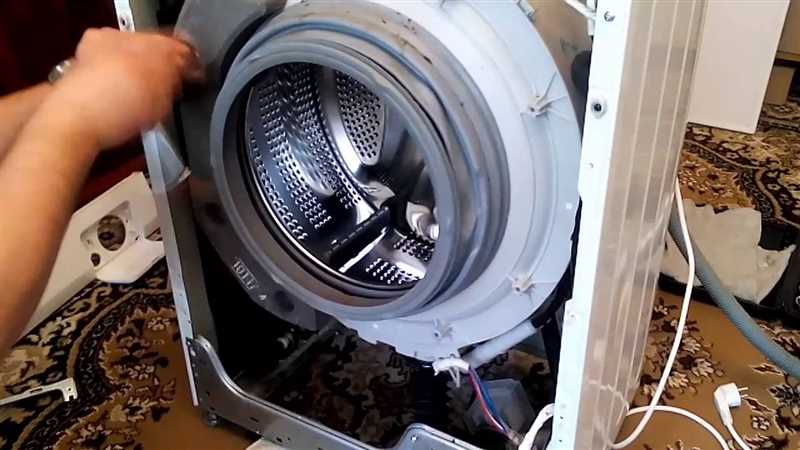 LG çamaşır makinesinin kapağını nasıl çıkarılır?