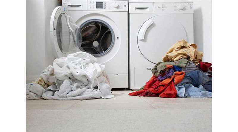 Siyah baskılı bir tişörtü çamaşır makinesinde nasıl yıkamalı?