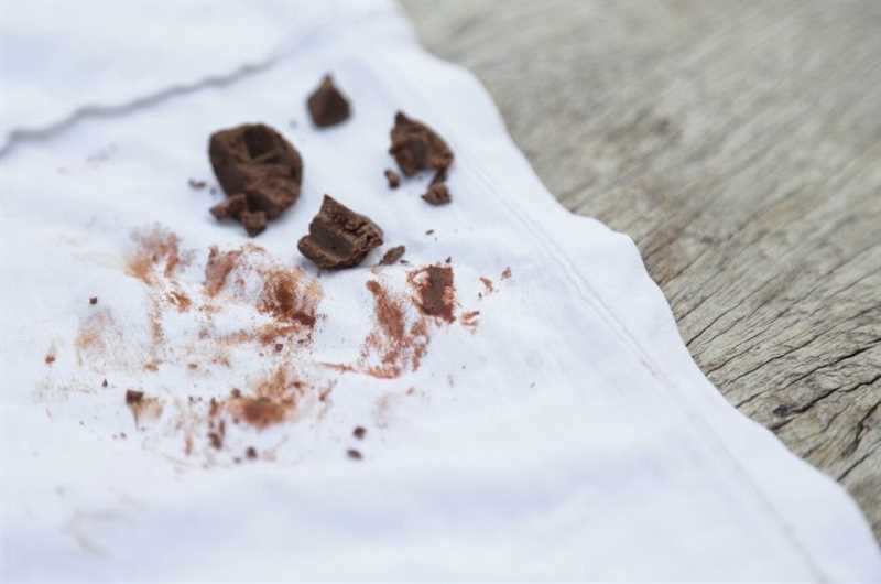 Pamuk kumaşlardan şokolata lekesini çıkarma yöntemleri